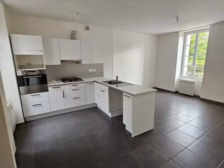 bel appartement f2 proche centre ville