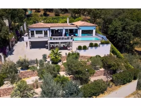 maison 10 pièces - 300 m²