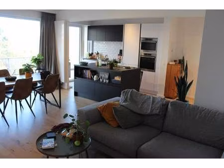 appartement te koop in berchem met 2 slaapkamers