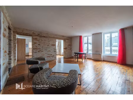 a découvrir  appartement de caractère à châteaubriant de 4 pièces.