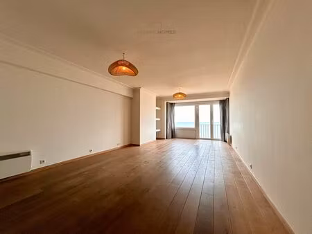 ruim 3 slaapkamer-appartement met frontaal zeezicht