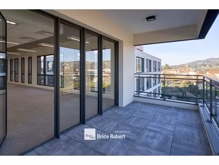 a louer - air 44 lot au r+3 - bureaux neufs haut de gamme - dardilly