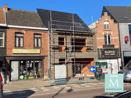 top-gelegen handelsruimte op de markt van sint-katelijne-waver
