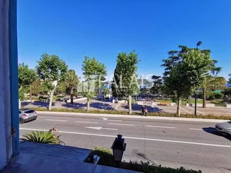 vente commerce 3 pièces 52 m² villefranche-sur-mer (06230)