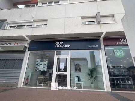 locaux commerciaux à la location - place jean monnet - meyzieu