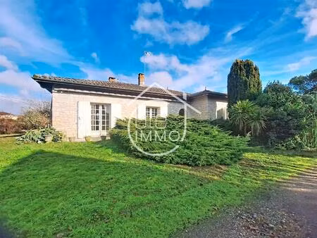 pineuilh : charmante maison avec piscine et jardin arboré