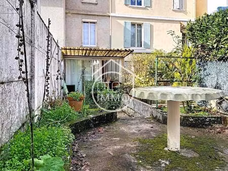 ste foy : petite maison de ville à rafraîchir 69 m² jardinet 120 m² env.