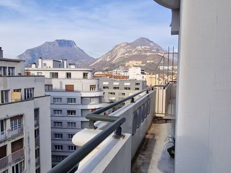 vente appartement 2 pièces 59m2 grenoble 38000 - 72765 € - surface privée