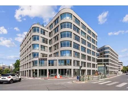 location local professionnel 3 479m²