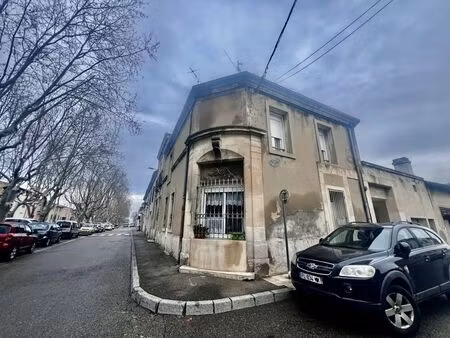 vente immeuble 130 m² saint-gilles (30800)