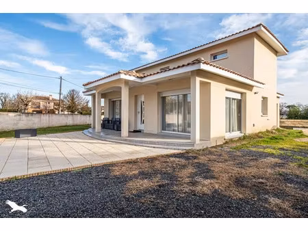 vente maison 4 pièces 141 m² à carbon-blanc (33560)  399 087 €