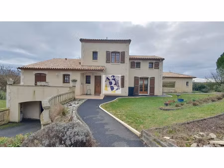 vente maison 9 pièces 275 m² à montignac charente (16330)  388 000 €