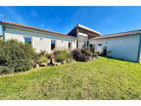 vente maison 6 pièces 158 m² à arthès (81160)  369 000 €