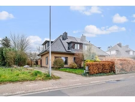 huis te koop in sint-niklaas met 3 slaapkamers