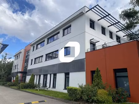 location bureau saint priest 69800