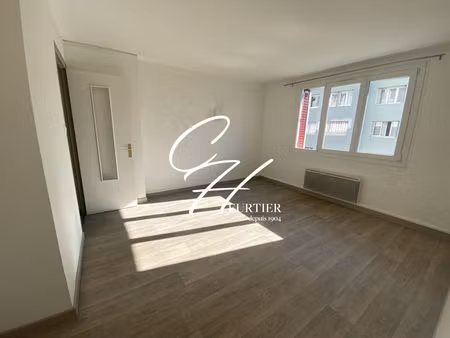 location appartement 4 pièces 62m2 grenoble 38000 - 725 € - surface privée