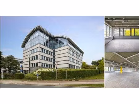 bureaux à louer à burgemeester etienne demunterl. 1-5 jette (rbv05712)