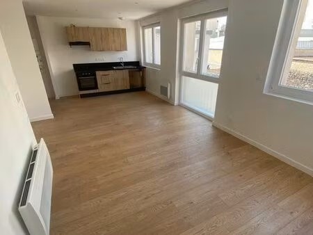location appartement 2 pièces 45 m² à saint-étienne (42000)