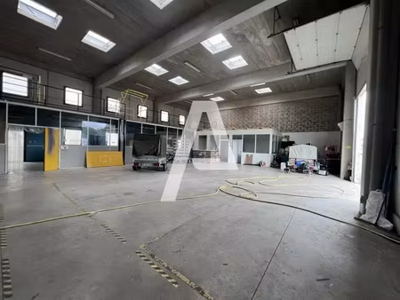 a louer - entrepôt de 720m² avec bureaux d'accompagnement à vitry sur seine à proximité de