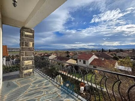 maison avec terrasse  balcon et garage