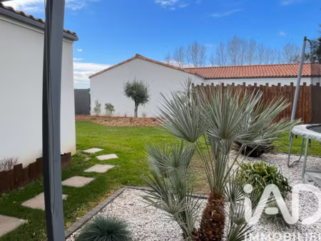 vente maison piscine à françois (79260) : à vendre piscine / 145m² françois