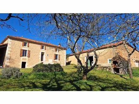 propriété terrain est la rochefoucauld