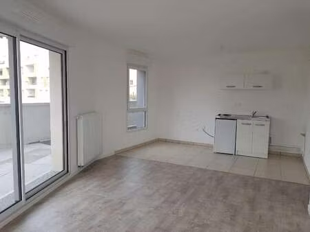 location appartement 3 pièces à angers capucins verneau (49000) : à louer 3 pièces / 59m² 