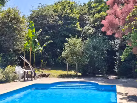 au coeur d’un superbe environnement   maison avec un gite et piscine !