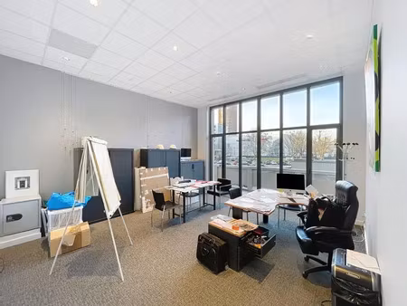 location / bureaux / 90m2 / part-dieu 69003