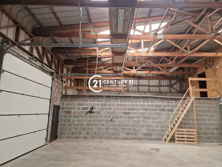 sud de caen - a louer - environ 160 m² de dépôt + 90 m² de b