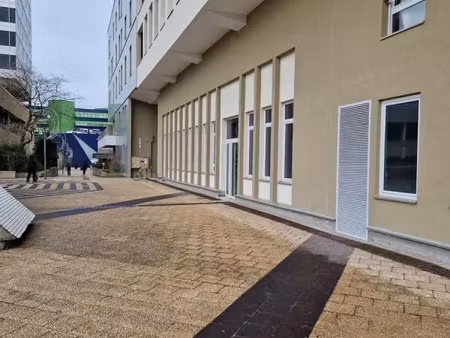 a louer à cergy préfecture  local commercial de plus de 400 m²  neuf  disponible immédiate