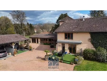 propriété 6 pièces avec piscine  box à chevaux  garage  hangar et grand terrain