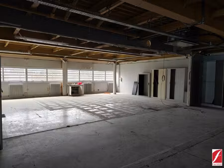 surface de bureaux avec entrée indépendante