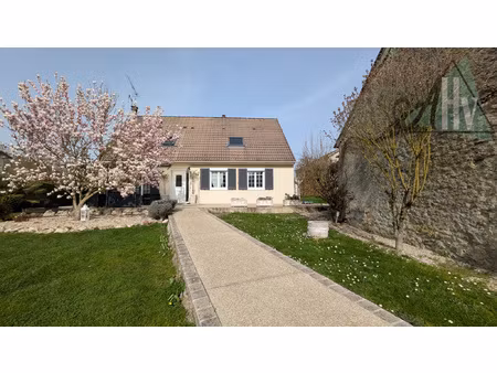 maison traditionnelle fonctionnelle de plain-pied - 6 pièces