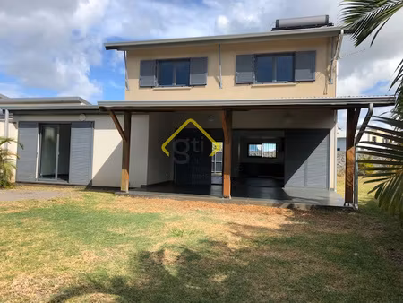 a louer belle villa f4 contemporaine et recente a ste suzann