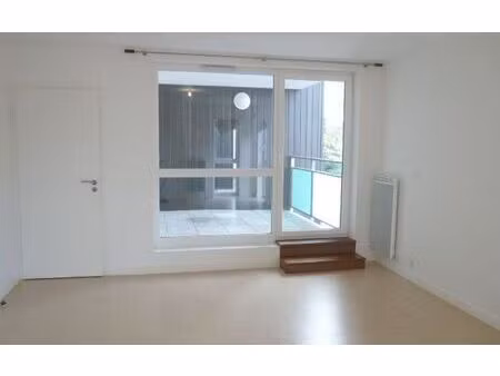 location appartement  48.06 m² t-2 à la rochelle  615 €