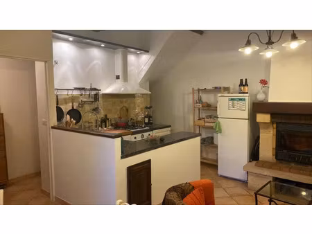 location meublée maison 5 pièces 82 m² à vinon-sur-verdon (83560)  900 €