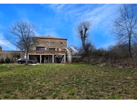 lussan  maison de village rénovée sur 1247m² de terrain
