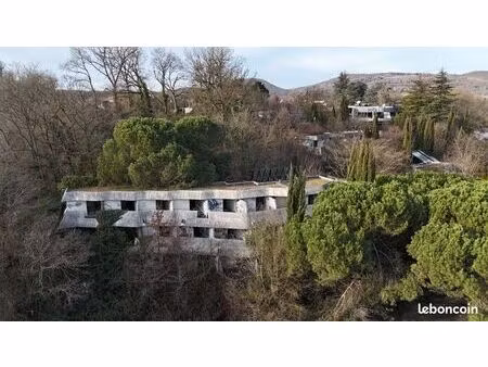 ◊ opportunité rare – ancien complexe hôtelier sur 40 000 m² constructibles – fort potentie