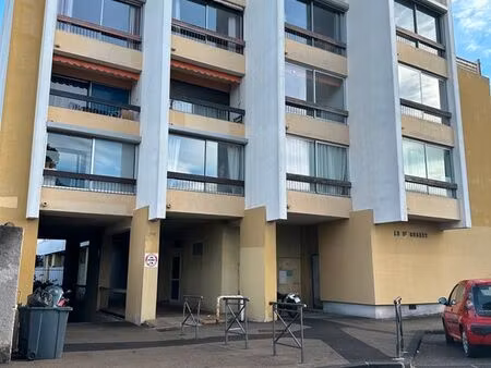 garage-box fermé-16m2- ste anne- 13009