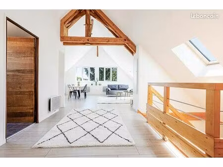 t3 loft 61 m² – 83 m² au sol – dernier étage – vue lac – pringy