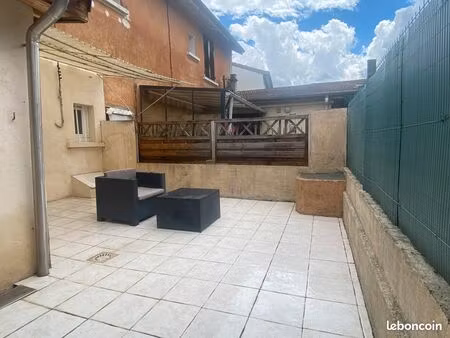 location appartement t2 (47 m²) + terrasse (23m²) + cave