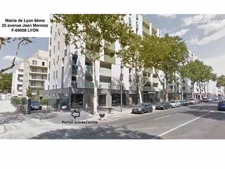 garage double / box fermé sécurisé sous vidéo-surveillance mairie de lyon 8ème