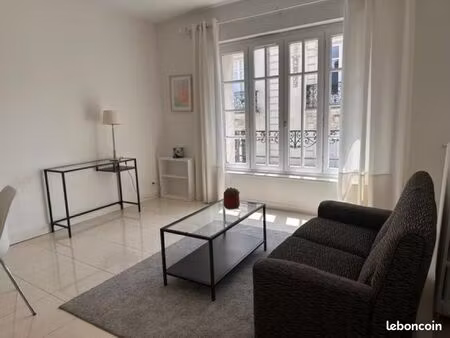 loue t2 meublé centre ville