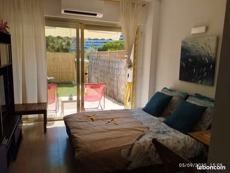 studio ensoleillé rez de jardin marina baie des anges