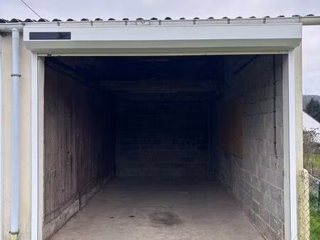 garage 25 m2 à brouains