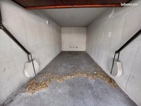 garage/box 16 m² marseille