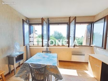 studio 1 pièce 27 m²