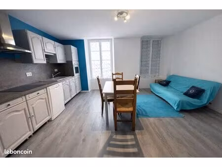 t3 à 2 pas de la gare  dans résidence fermée