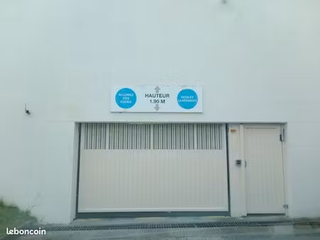 place de parking sécurisé